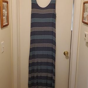 Scoop neck maxi dress